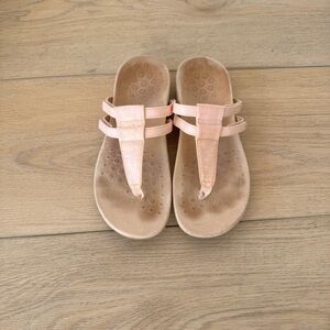 Vionic Elvia Pink Thong Orthopedic Sandals